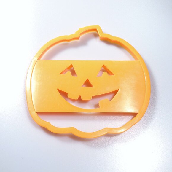 Vintage Extra Large Jack O Lantern Pumpkin Face Plastic Cookie Cutter - Picture 1 of 4